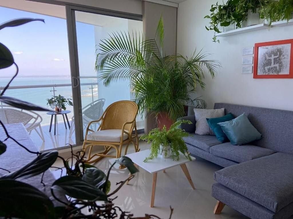The Tropical And Chic Flat At 20b2 *